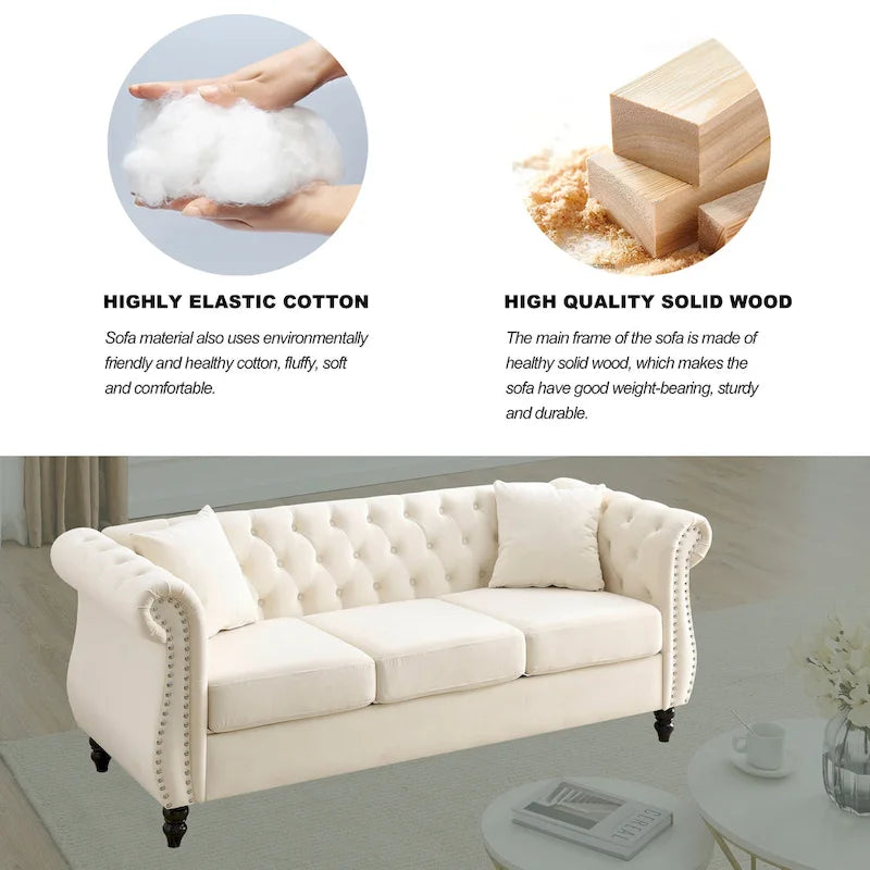 Canapé Chesterfield 3 places en velours beige avec accoudoirs roulés, garniture cloutée et 2 coussins