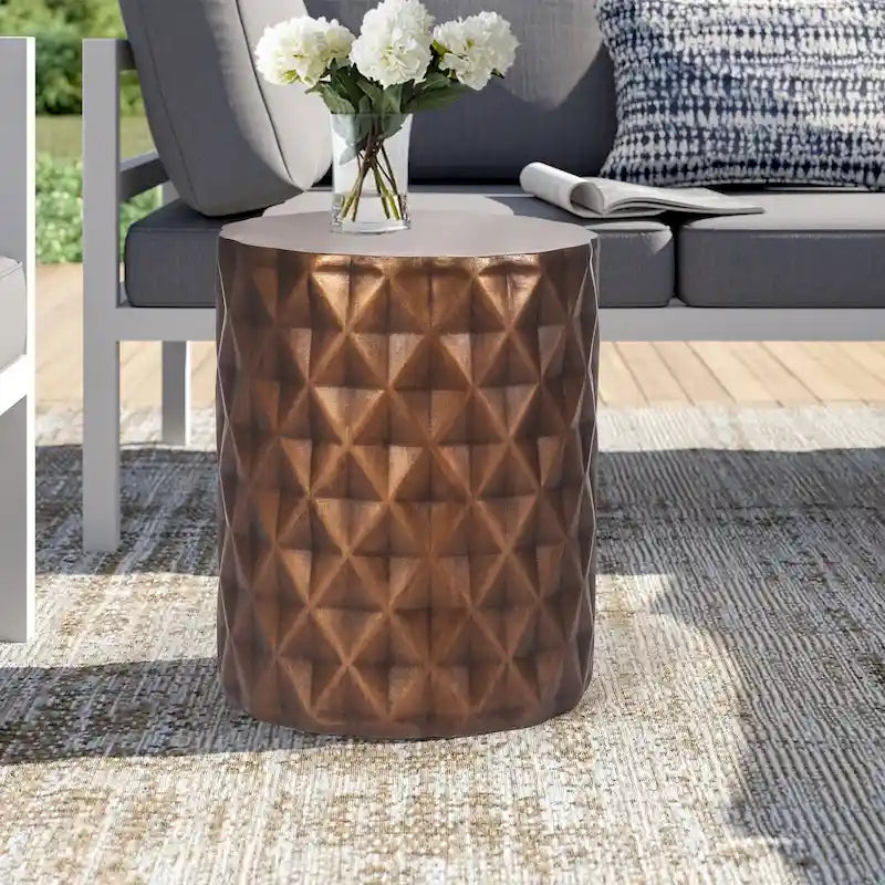 Table d'appoint ronde avec finition effet béton, utilisation intérieure et extérieure