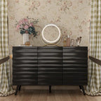 Buffet moderne noir avec grand espace de rangement en laque