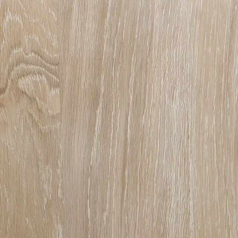 Table basse en chêne rustique avec des accents en queue d'aronde